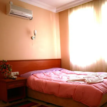 Mirage Aparthotel 3*